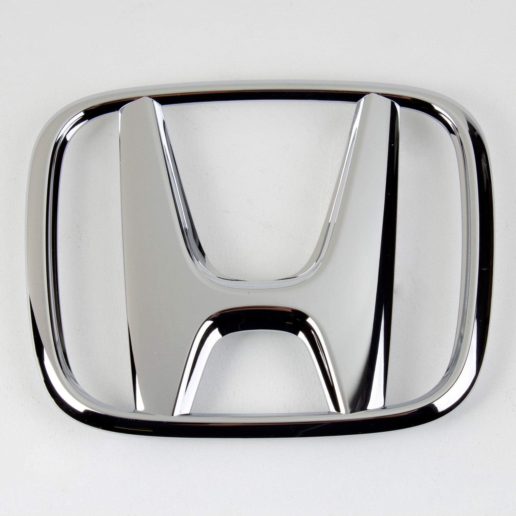 Genuine OEM Honda Civic Grille Emblem (Front) 75700-TF0-901 - MTQ INC